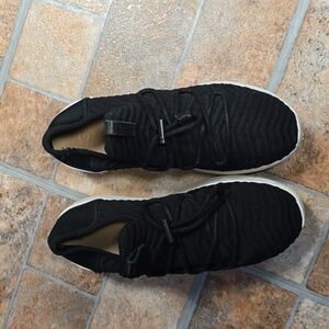 Ugg Kinney Sneakers Women's Size‎ 7.5 Casual Lace Up Comfort Shoes